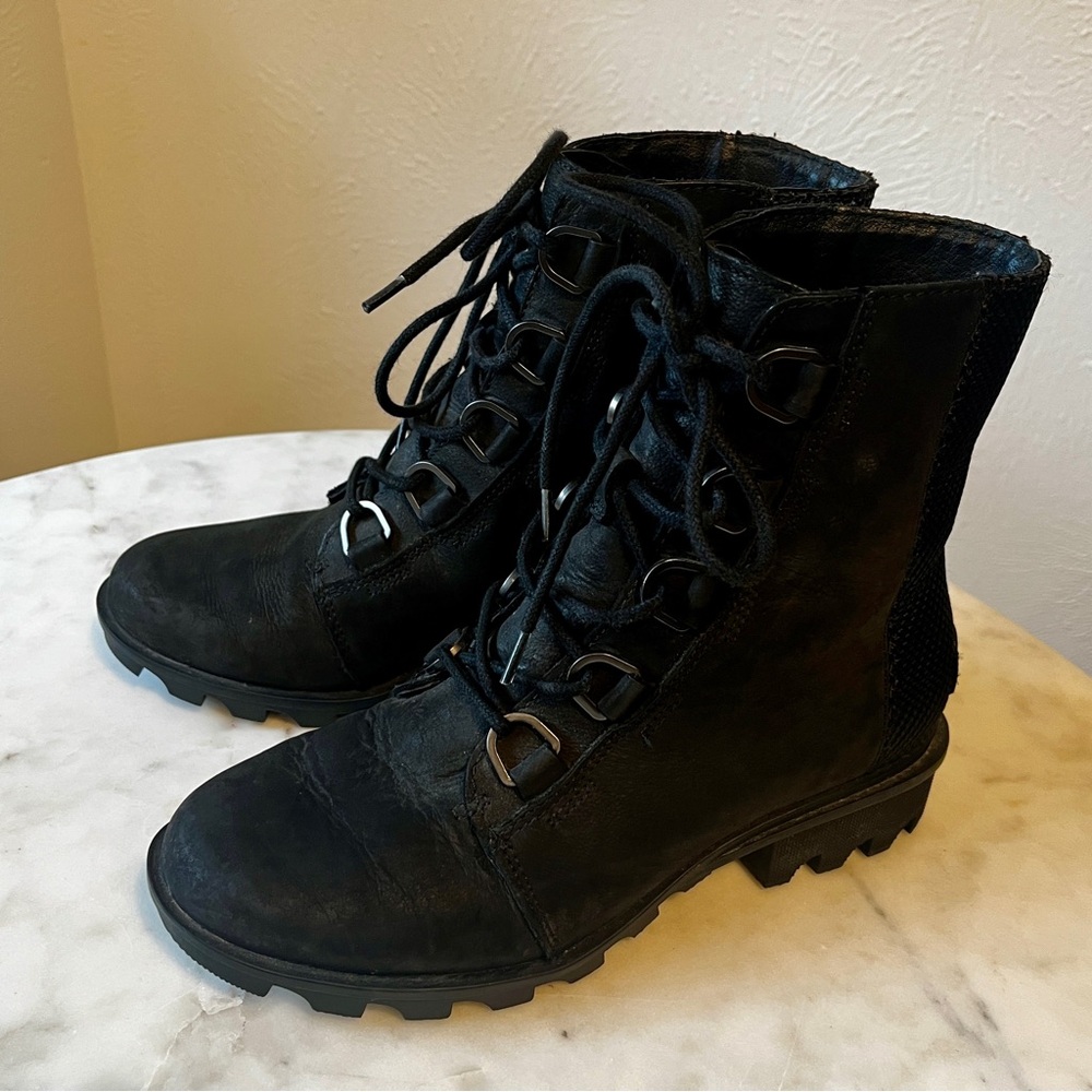 Sorel Phoenix Boots - women’s size 7